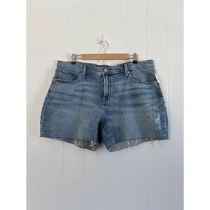 NWT Gap Denim Womens 18/34 5 Inch Short Mid Rise Stretch Raw Hem Medium Wash‎